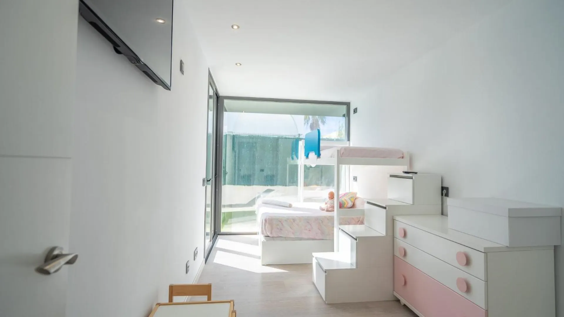 Seaside Villa With Swimming Pool 圣玛加利达