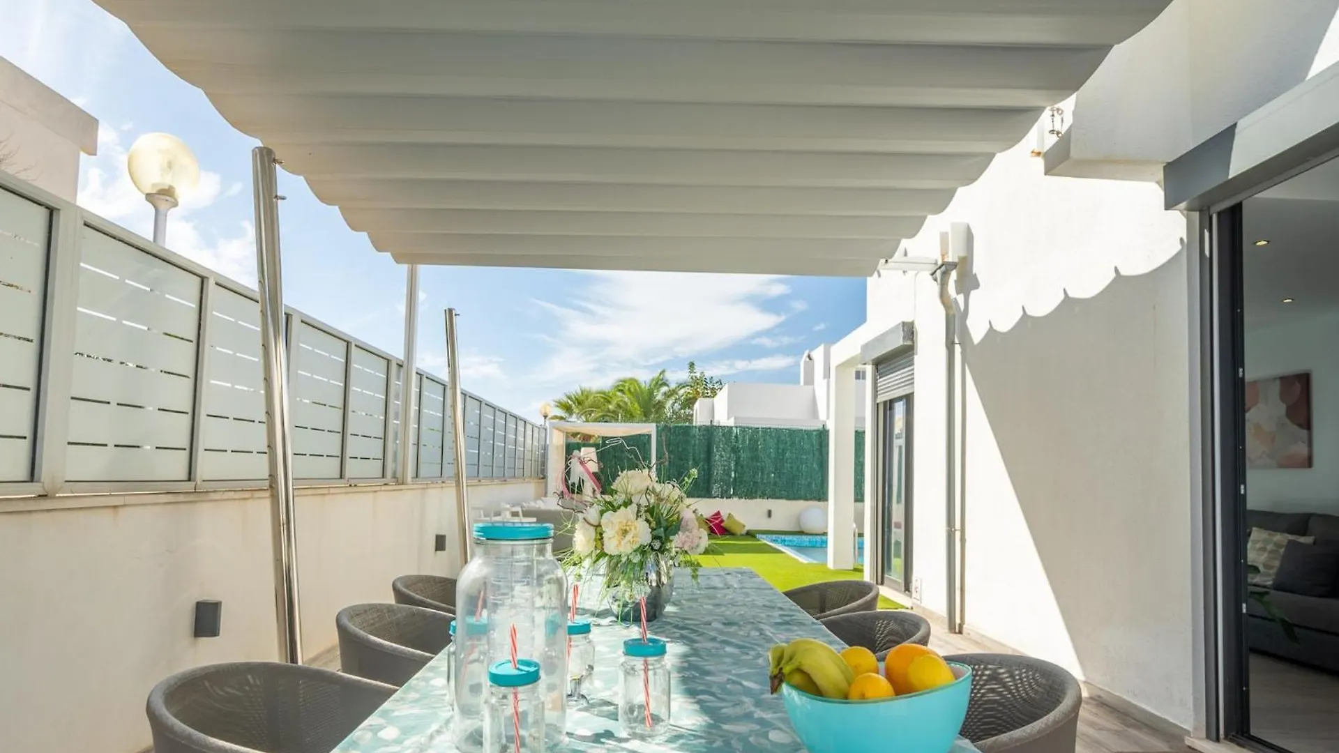 Seaside Villa With Swimming Pool 圣玛加利达